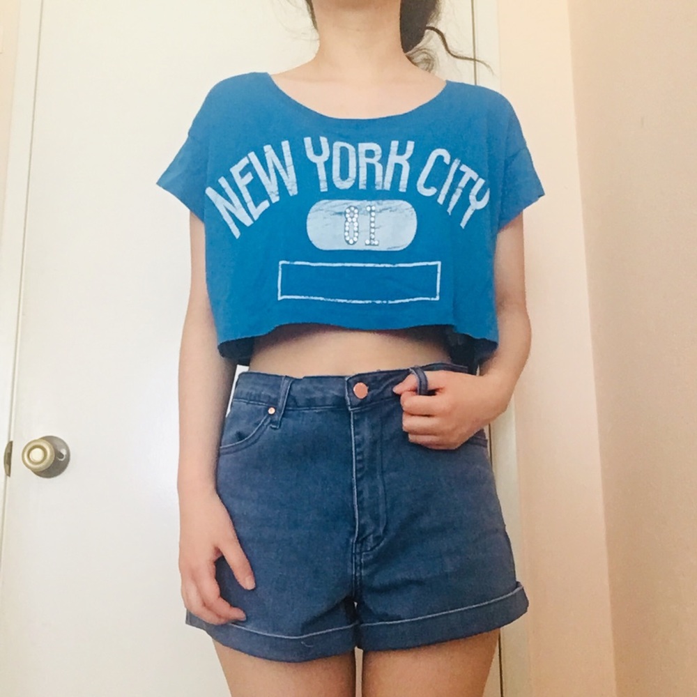 NWOT Forever 21 Women’s Blue Graphic New York City (NYC) Short Sleeve Crop Top